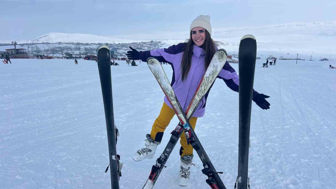 Van’daki kayak merkezi hafta içi de yoğun ilgi görüyor