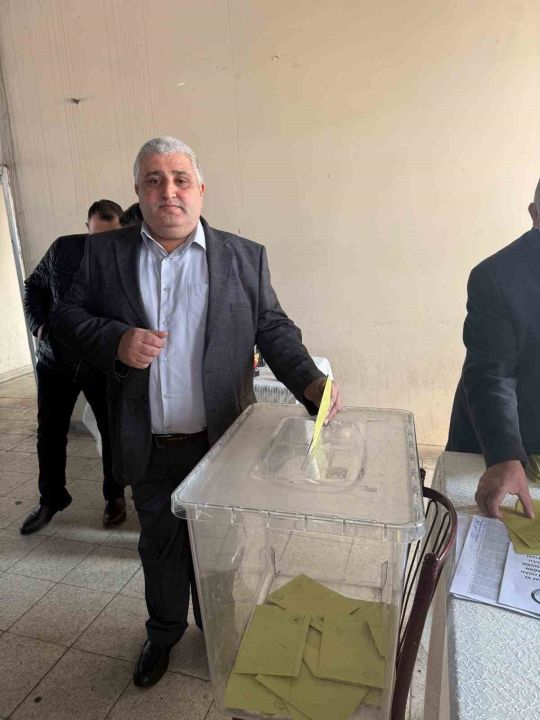 Burhan Taşdemir, Akyaka Esnaf ve Sanatkarlar Odası Başkanlığında güven tazeledi