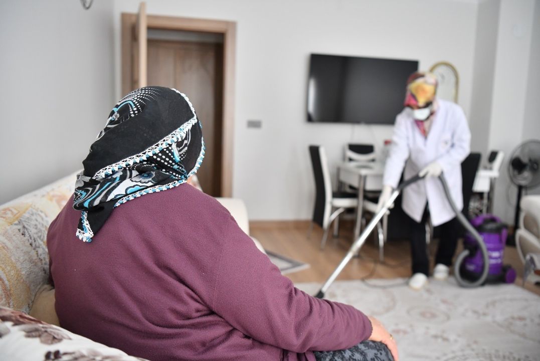 Yeşilyurt’ta büyükler baş tacı olmaya devam ediyor