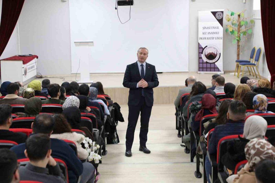 Ağrı Milli Eğitim Müdürü Kökrek: "Kapımız öğretmenlerimize her zaman açık"