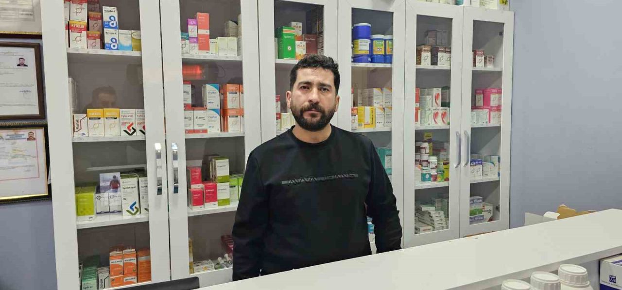 Bitlis’te ölü doğan kuzu, panda yavrusuna benzerliğiyle şaşırttı