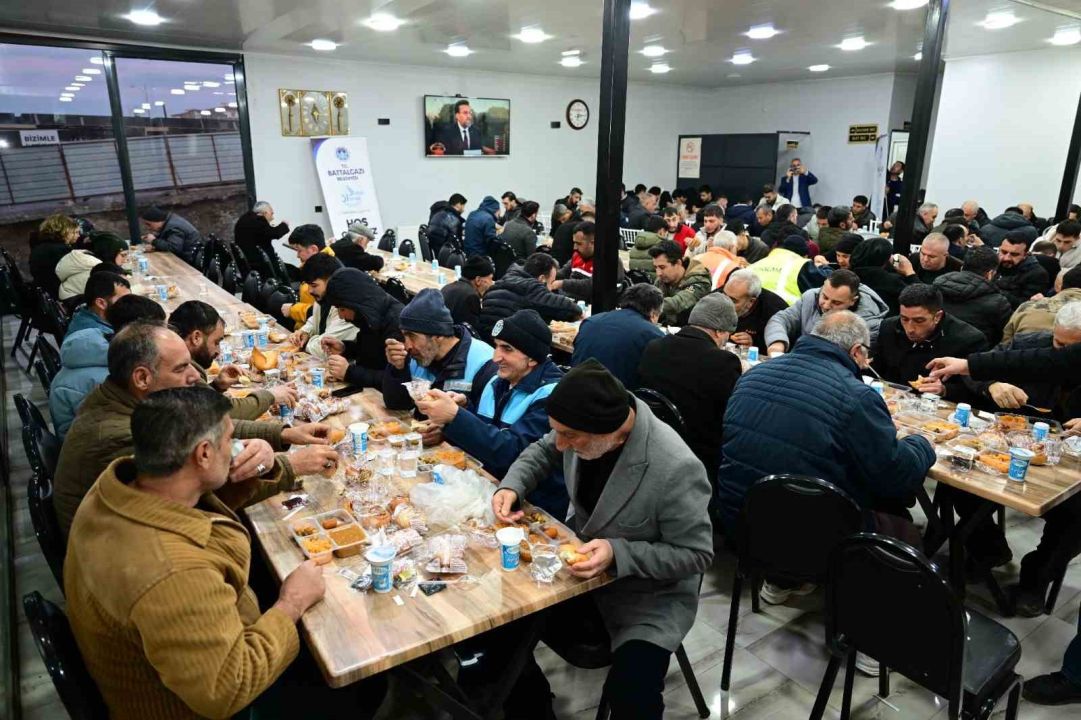 Battalgazi Belediyesi iftarı çadırlarda değil restoranda veriyor