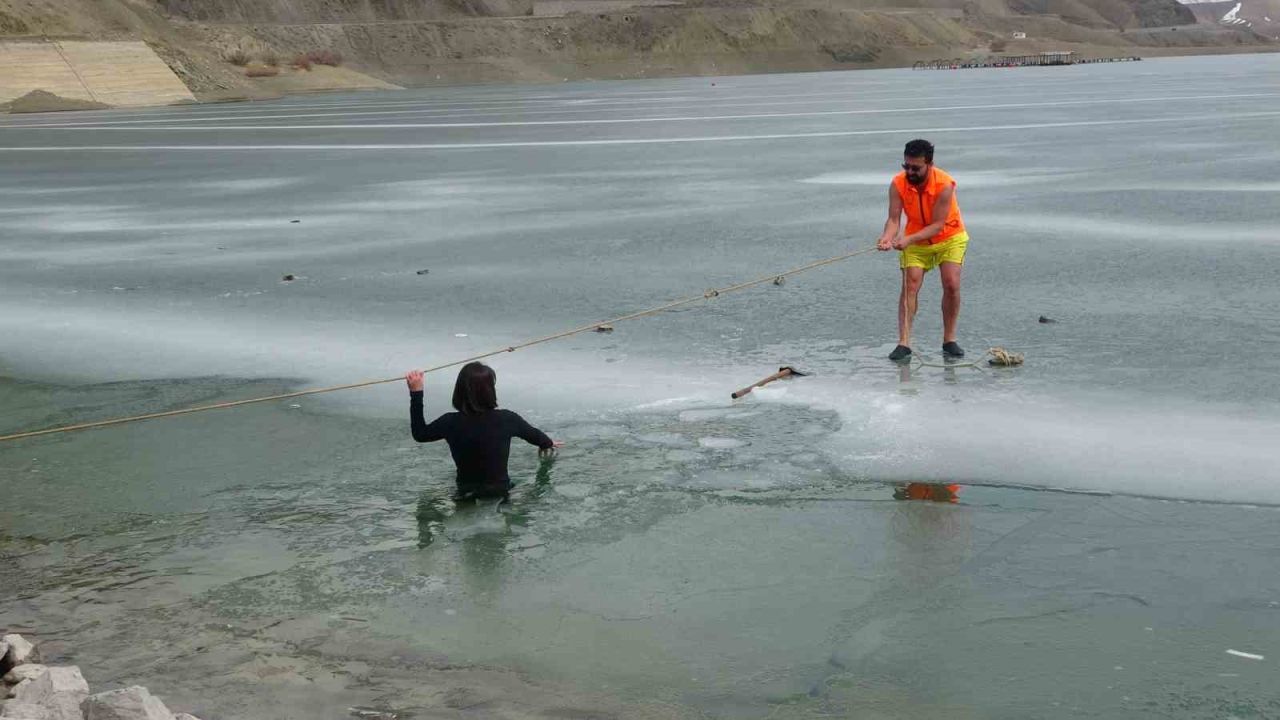 Gezgin öğretmen Zernek Barajı’ndan Van Gölü mesajı
