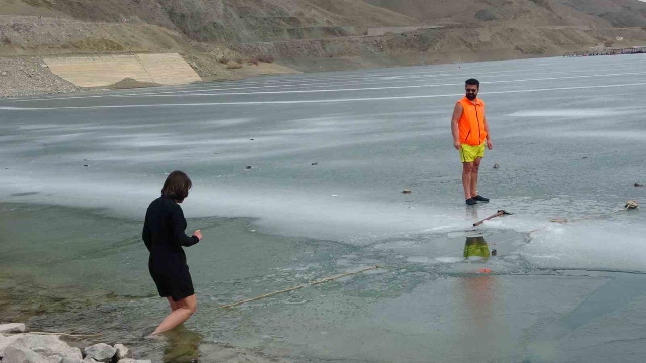 Gezgin öğretmen Zernek Barajı’ndan Van Gölü mesajı