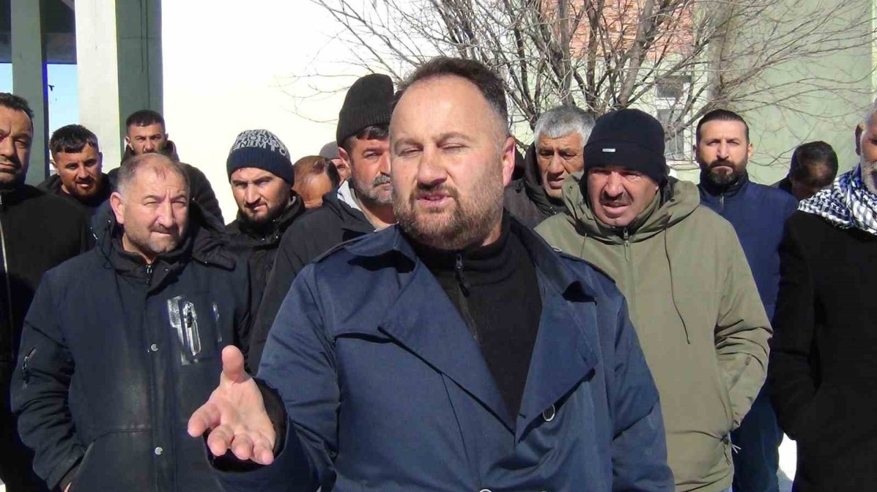 Kars’ta vatandaşların taş ocağı tepkisi