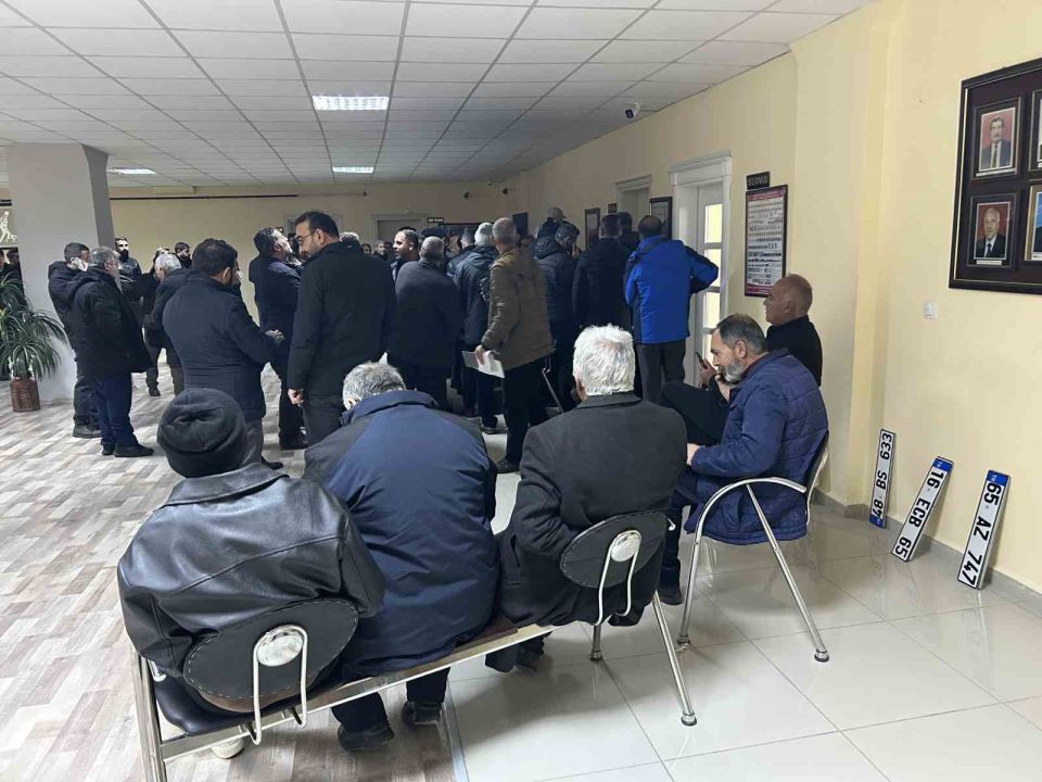 APP plaka değişiminde süre uzatıldı yoğunluk azalmadı