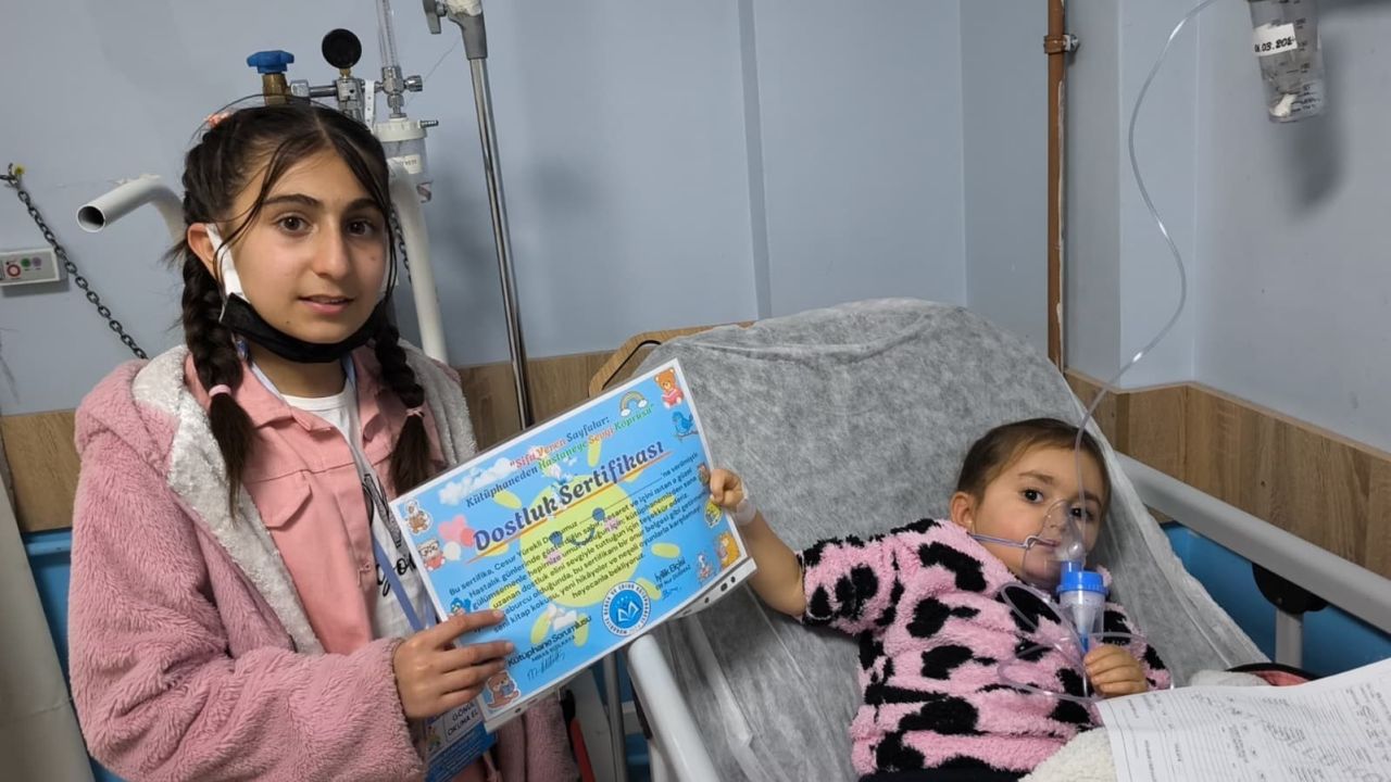 Şifa veren sayfalar: Kütüphaneden hastaneye sevgi köprüsü