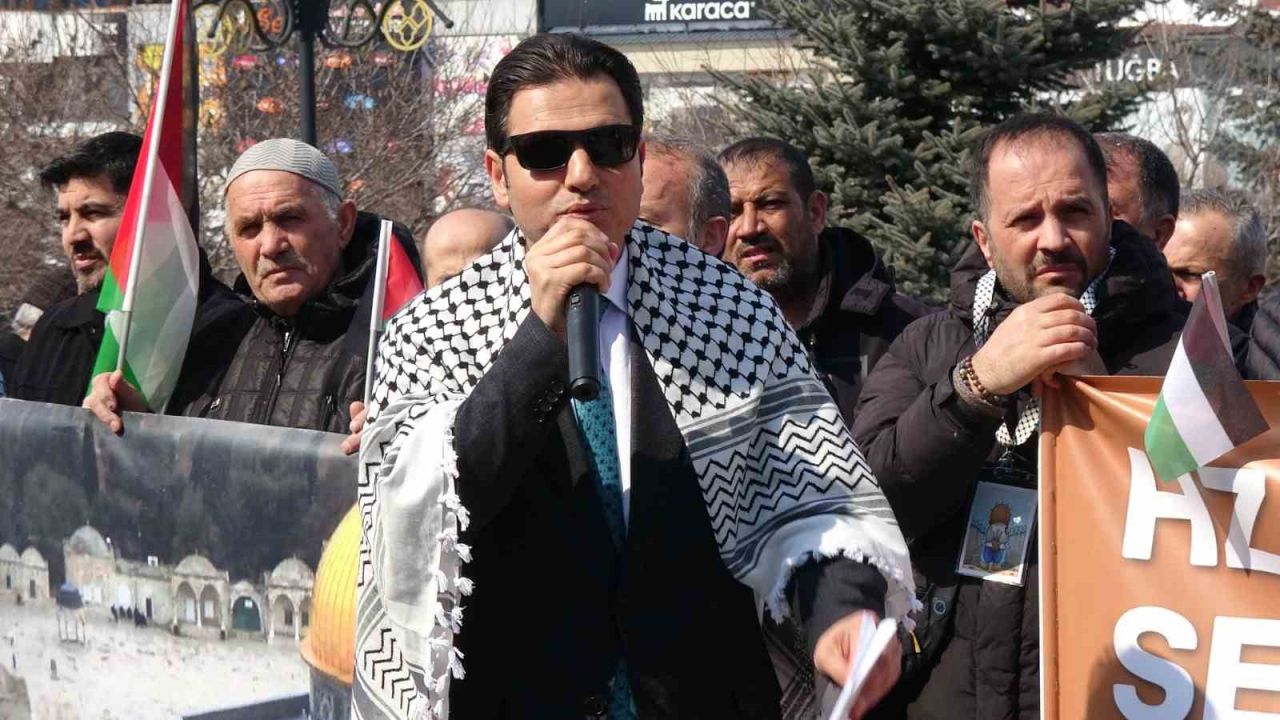 Erzurum Sivil Toplum Platformu üyeleri, Kudüs ve Aksa’nın özgürlüğü için yürüdü