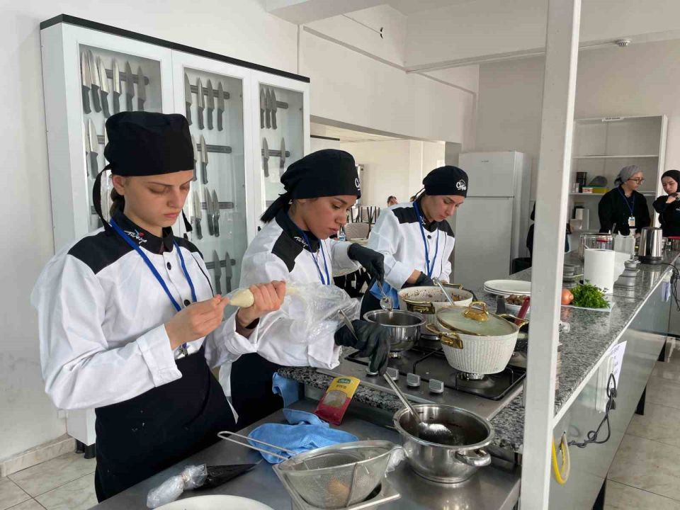 Tatvan’da "2. Uluslararası Gastronomi Yarışması" düzenlendi