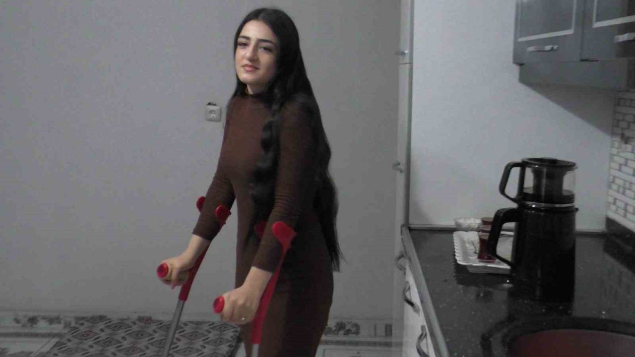 Bitlisli genç kız hayata iki kez tutundu, şimdi adım atmak istiyor