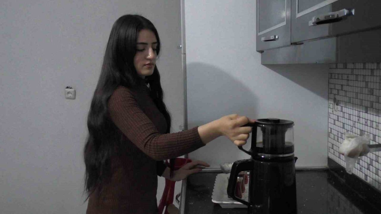 Bitlisli genç kız hayata iki kez tutundu, şimdi adım atmak istiyor