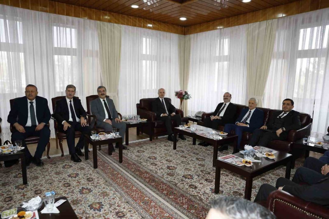 Üniversitelerarası kurul toplantısı Atatürk Üniversitesi ev sahipliğinde yapıldı: Yükseköğretimde güç birliği Erzurum’da sağlandı