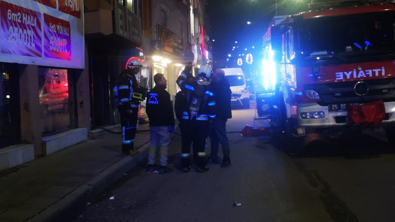 Erzurum’da halı mağazasında yangın: Polis bir kişiyi gözaltına aldı