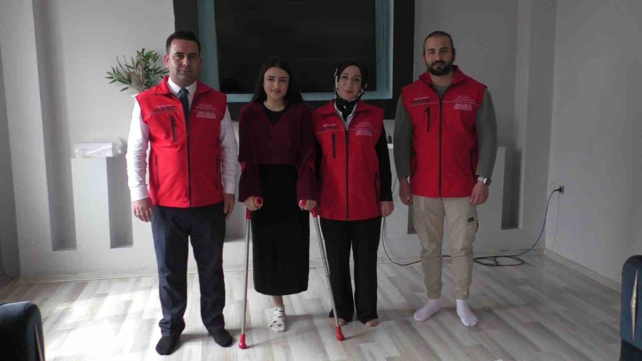 Bitlis'te Protez bekleyen Tatvanlı Şevin’e Fatma Şahin’den destek