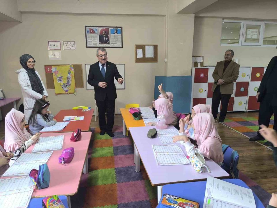 Erzurum İl Müftüsü Yaşar Çapçı minik yüreklere buluştu