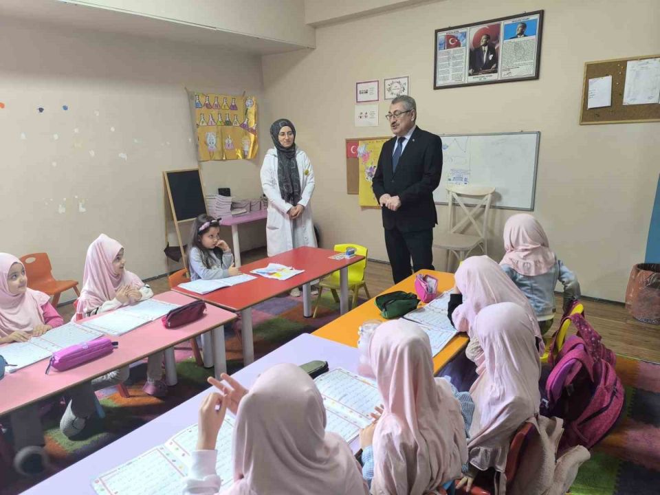 Erzurum İl Müftüsü Yaşar Çapçı minik yüreklere buluştu