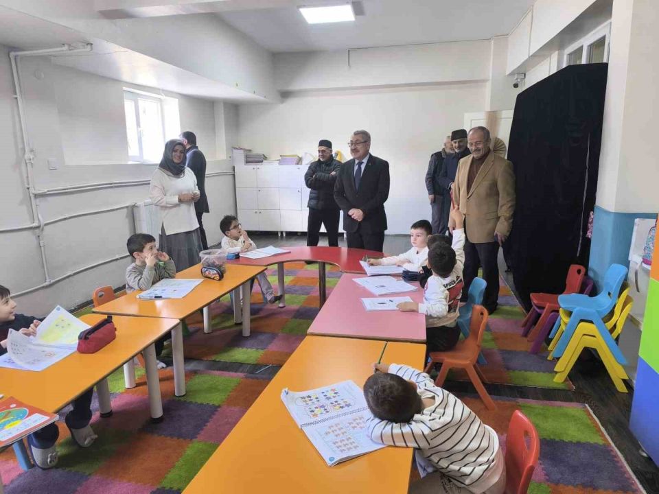 Erzurum İl Müftüsü Yaşar Çapçı minik yüreklere buluştu