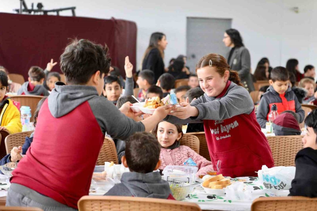 Erzincan Valisi Hamza Aydoğdu’dan gençlere hem değer hem spor vurgusu