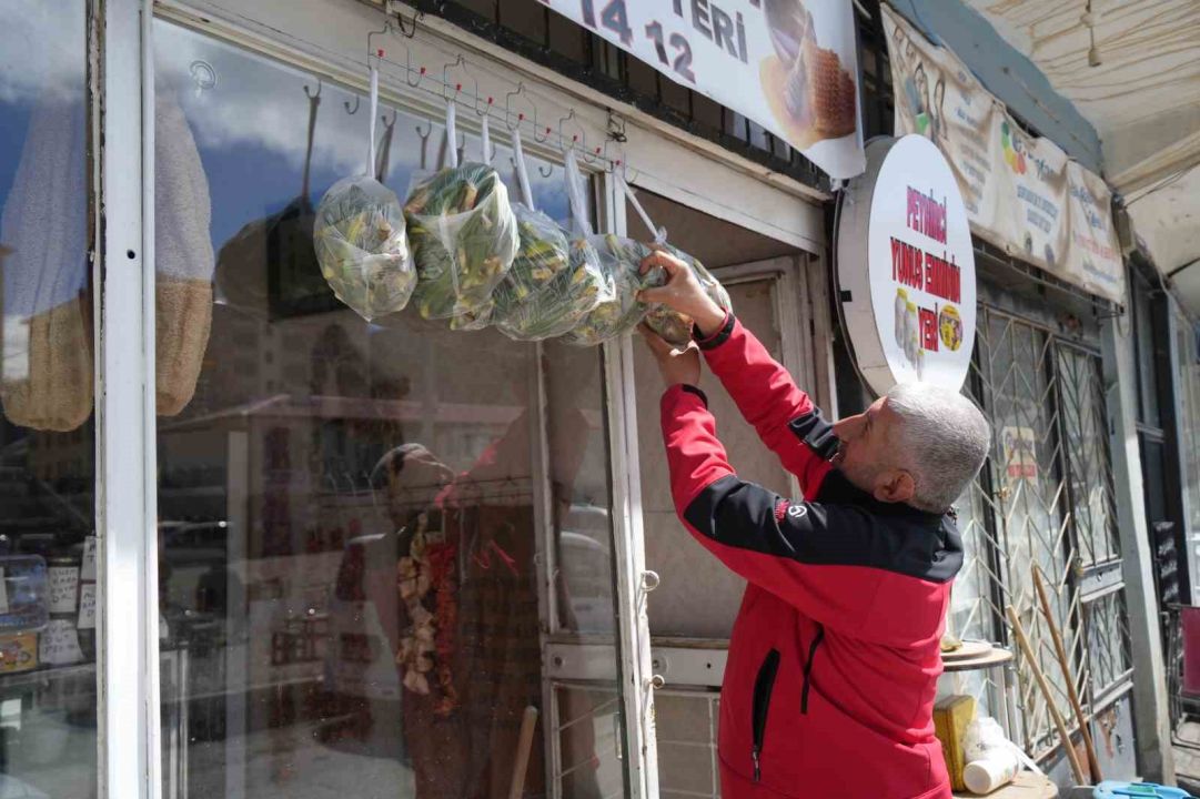 Muş’ta "askıda çiriş otu" uygulamasıyla ihtiyaç sahiplerine ulaştırılıyor