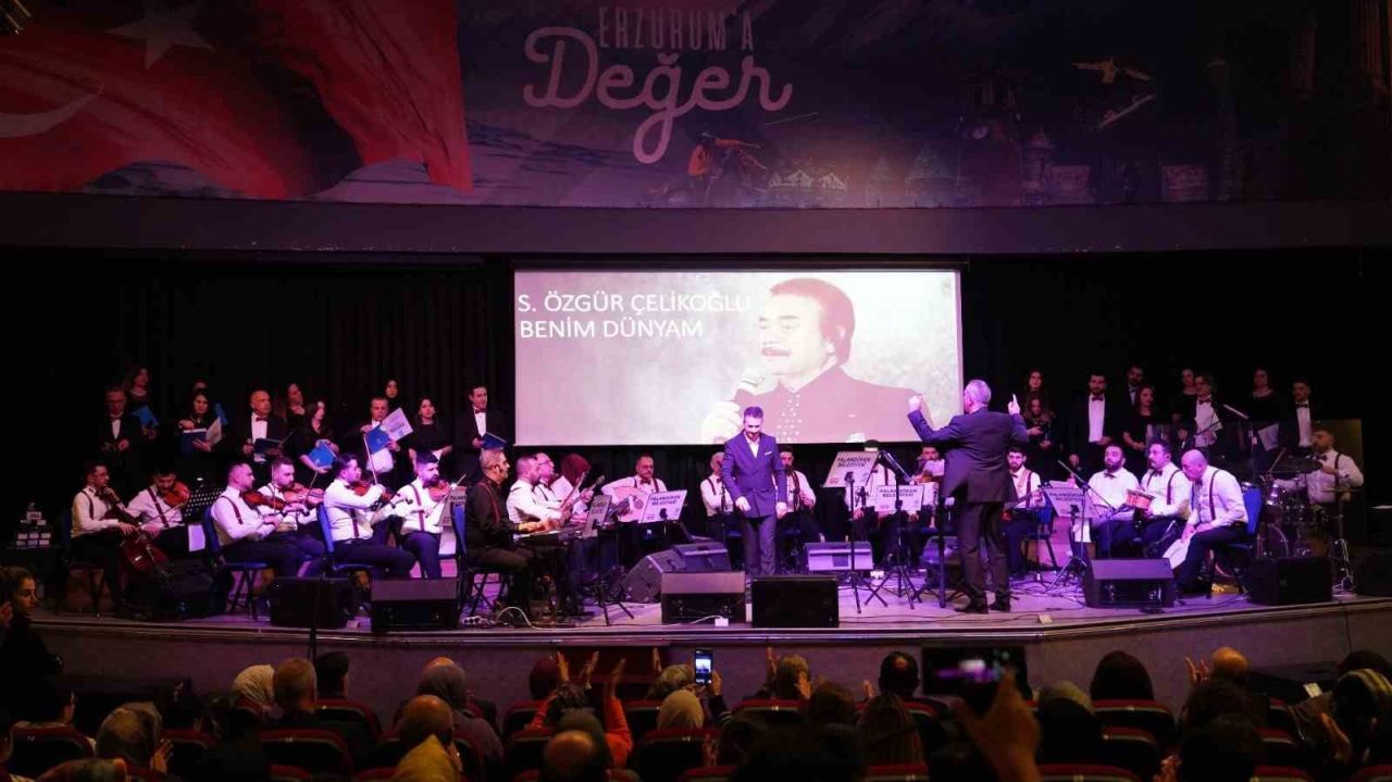 Erzurum Palandöken’de "Kaset şarkıları" konseri yoğun ilgi gördü