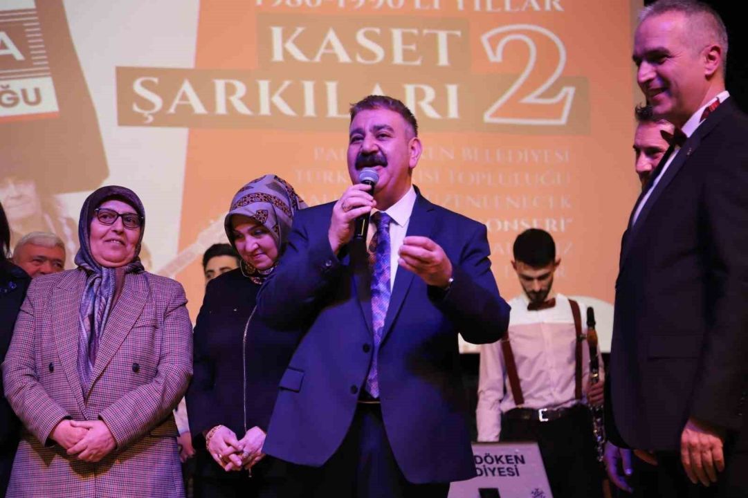 Erzurum Palandöken’de "Kaset şarkıları" konseri yoğun ilgi gördü