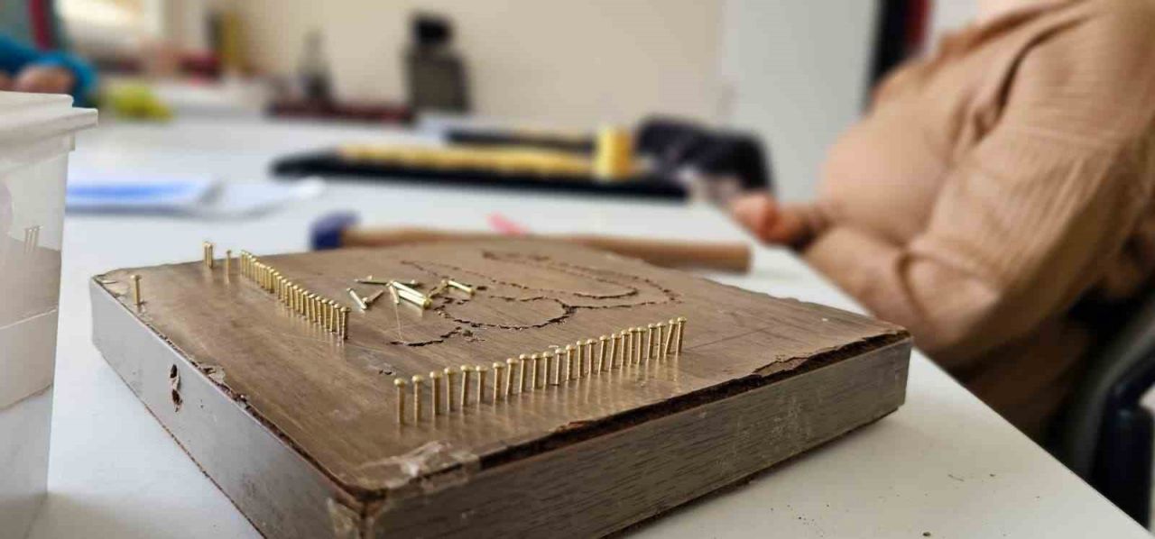 Muş'un Hasköy ilçesinde gençler filografi sanatıyla hem hobi ediniyor hem meslek öğreniyor