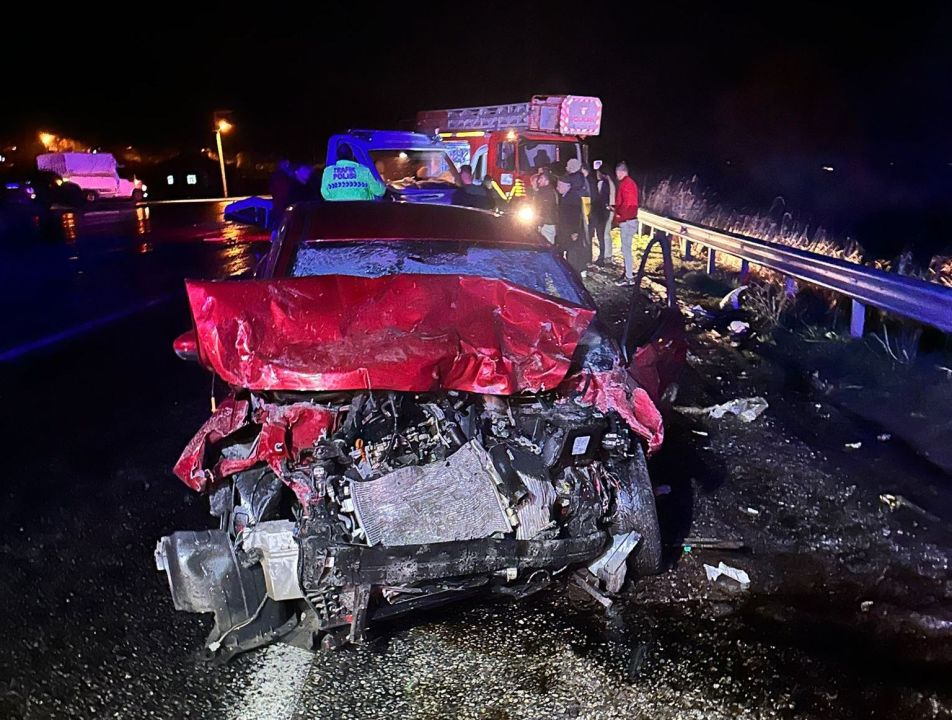 Van’da MEYDANA GELEN KAZADA 3 KİŞİ YARALANDI