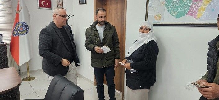 Muş'ta insanlık dersi: Para dolu cüzdan sahibine teslim edildi