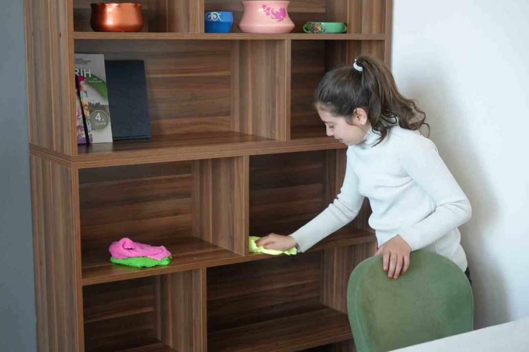 Öözel öğrencilere ev ortamında yaşam becerisi eğitimi alıyor
