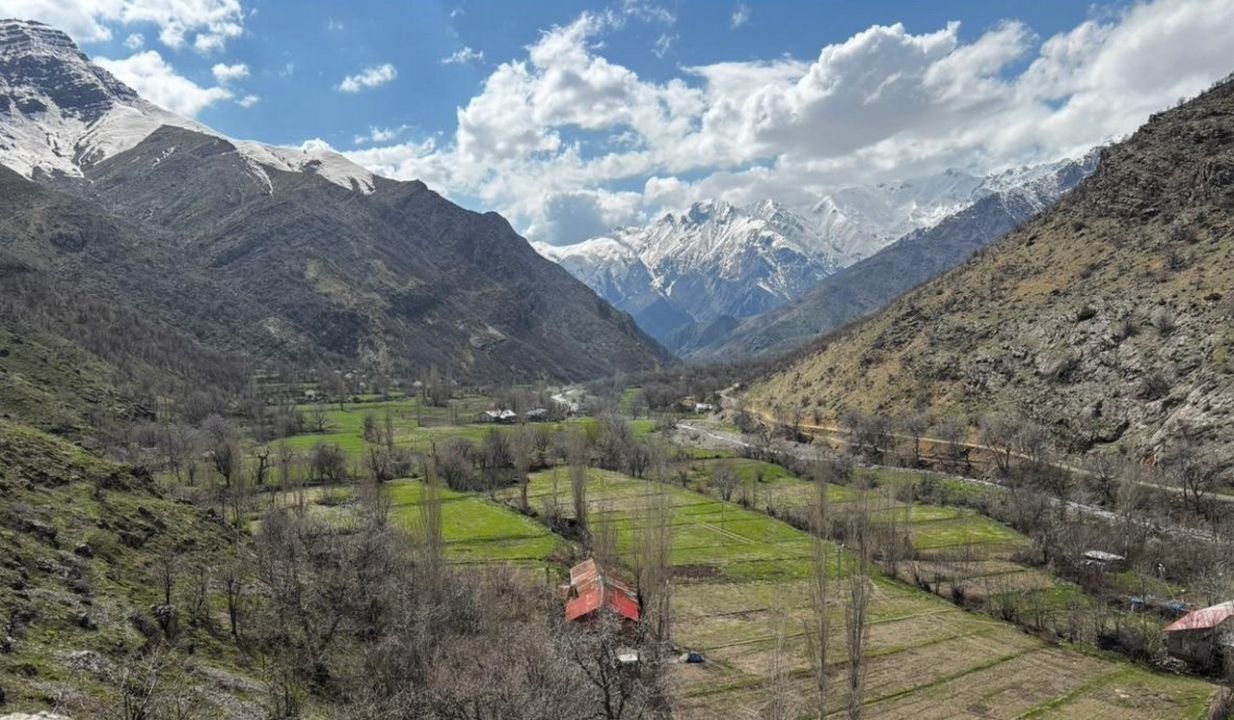 Yolu Olmayan Köy Sakinler Yol İstiyor