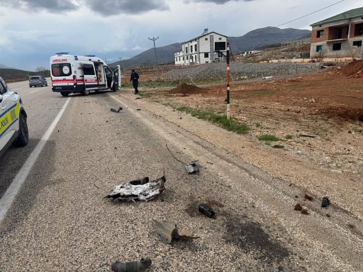 İki ayrı kazada 3 kişi yaralandı