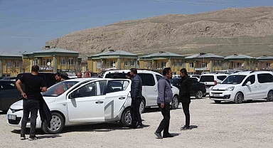 Açık oto pazarında Ramazan ayı sessizliği