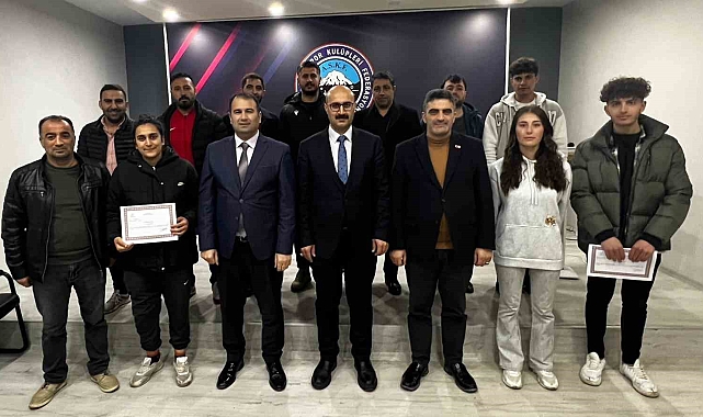 Ağrı'da spor müsabakalarında görevlendirileceklere ilk yardım kursu verildi