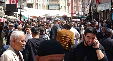 Bayram alışverişi esnafa can suyu oldu