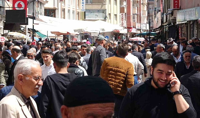 Bayram alışverişi esnafa can suyu oldu