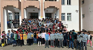 Bingöl'de jandarma, öğrencilere güvenli internet kullanımı eğitimi verdi