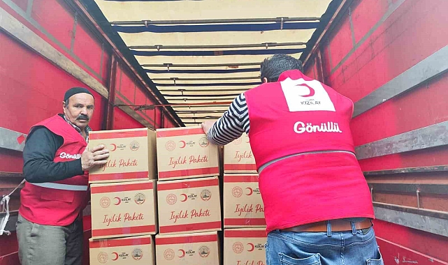 "Bir sınıf bir koli" Projesinin Meyveleri Deprem Bölgesine Doğru Yola Çıktı