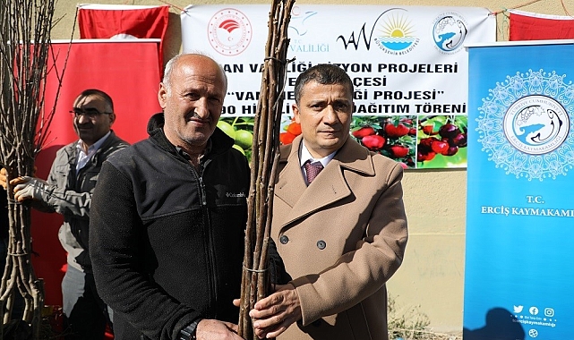 Erciş'te yetiştiricilere 25 bin meyve fidanı dağıtıldı