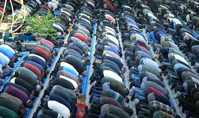 Erzincan'da Kadir Gecesi dualarla idrak edildi