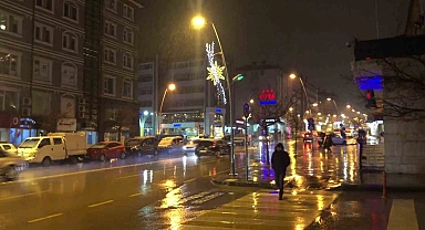 Erzurum'da Nisan ayında kar sürprizi