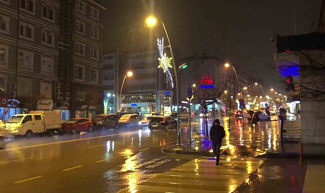 Erzurum'da Nisan ayında kar sürprizi