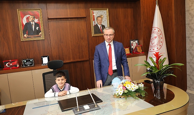 İl Milli Eğitim Müdürü Kökrek, koltuğunu çocuklara devretti