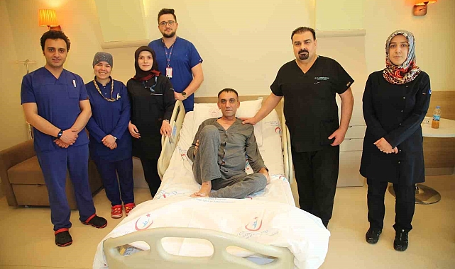 İnce bağırsağından 3.5 kilogram ur çıkarıldı