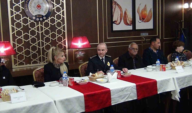 Kars Emniyeti şehit yakınları, gazi ve depremzede ailelerle iftarda buluştu