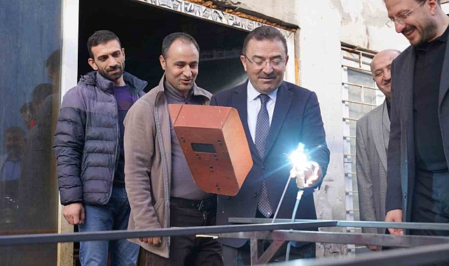 Kaynak yapıp, ekmek pişirdi