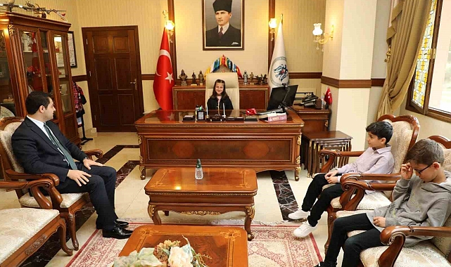 Minik vali orman yangınları ve depreme dikkat çekti