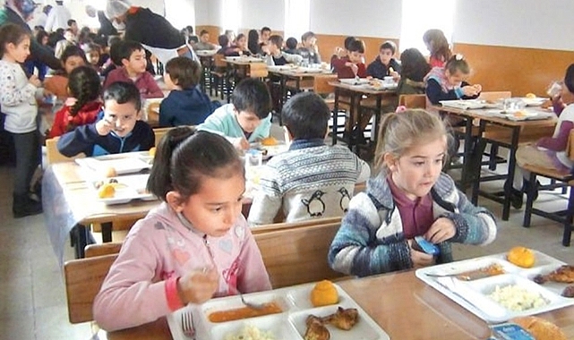 Patnos'ta ki Okullarda Taşımalı Okullarda Ücretsiz Yemek Başladı