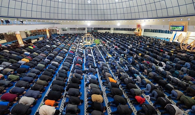Ramazan ayının son cuma namazı kılındı