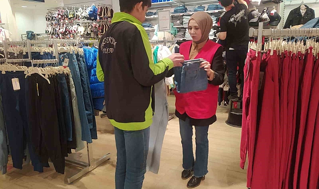 Türk Kızılayı Ağrı Şubesi gönüllüleri yetim çocuklara bayramlık sevinci yaşattı