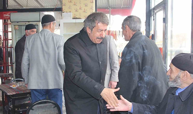 AK Parti Milletvekili adayları kapı kapı dolaşıyor, vatandaştan istikrar için destek istiyor